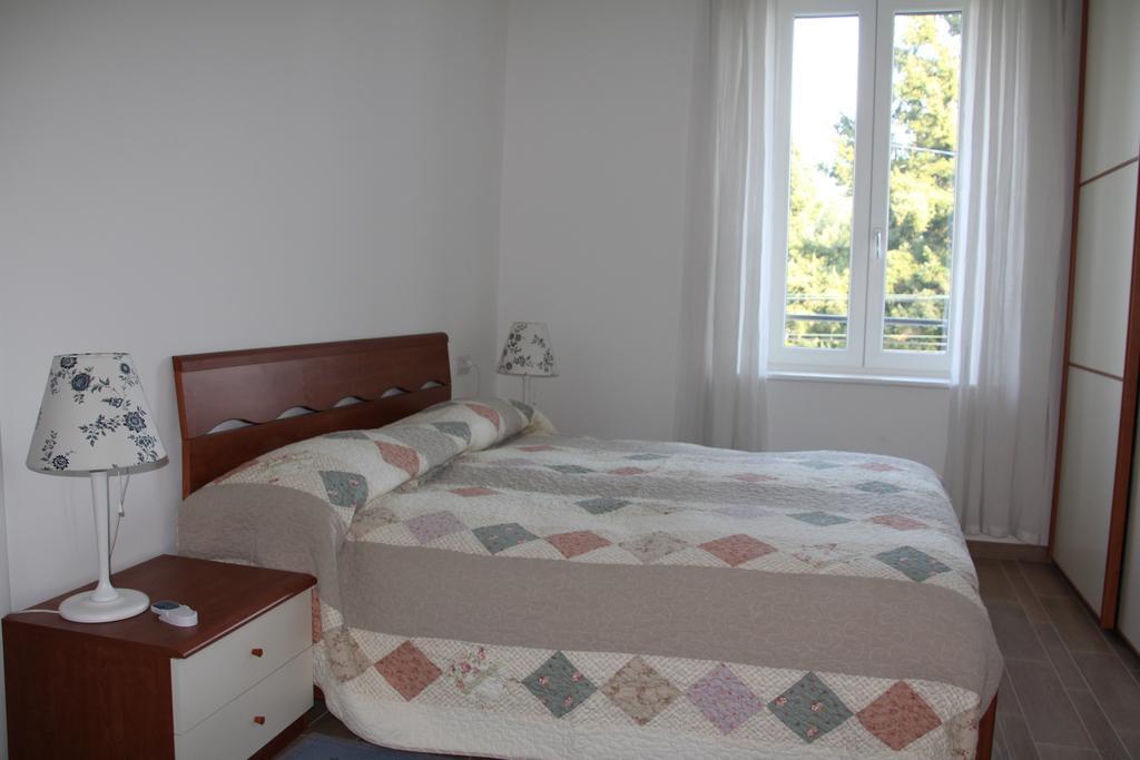 La Ciliegia Bianca Bed and Breakfast Belgirate Δωμάτιο φωτογραφία